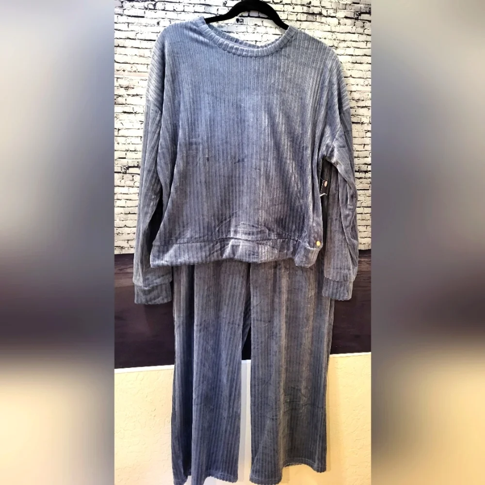 DANSKIN Ribbed Velour Long Sleeve Top & Pants Size Large - Picture 2 of 7